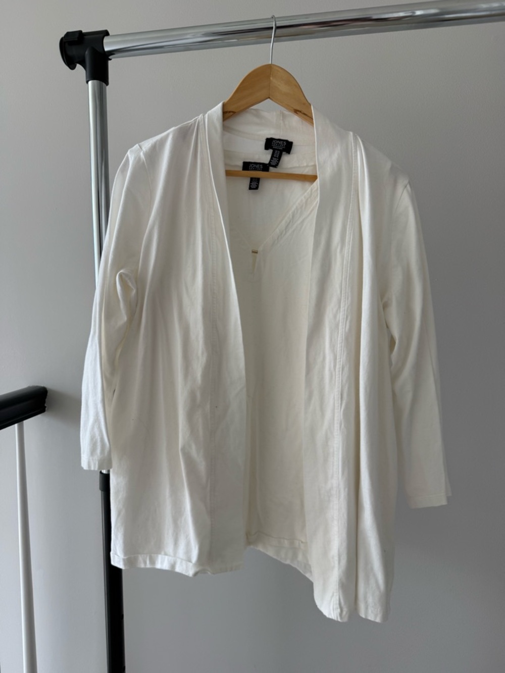 Jones New York Signature White Tank and Cardigan Set